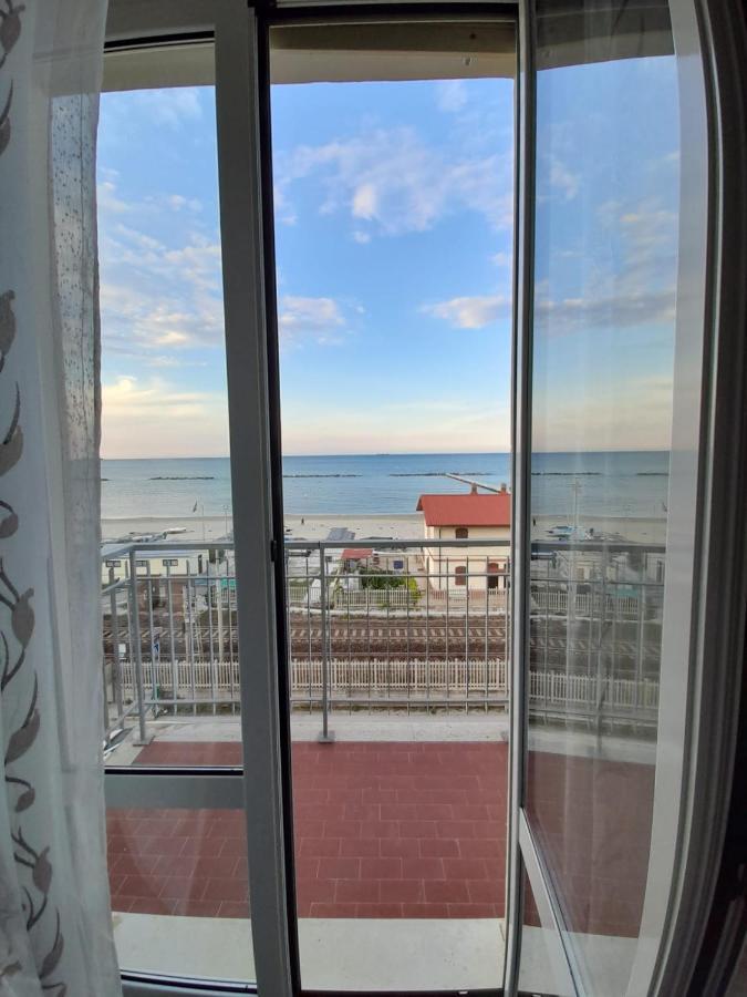 Appartamento Fronte Mare Falconara Marittima Dış mekan fotoğraf
